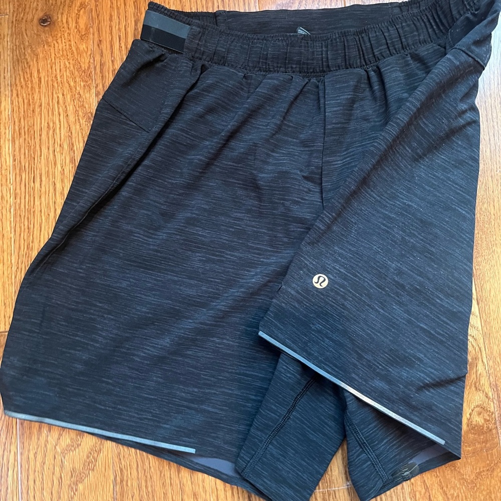 Lululemon mens shorts. Size m. Almost new